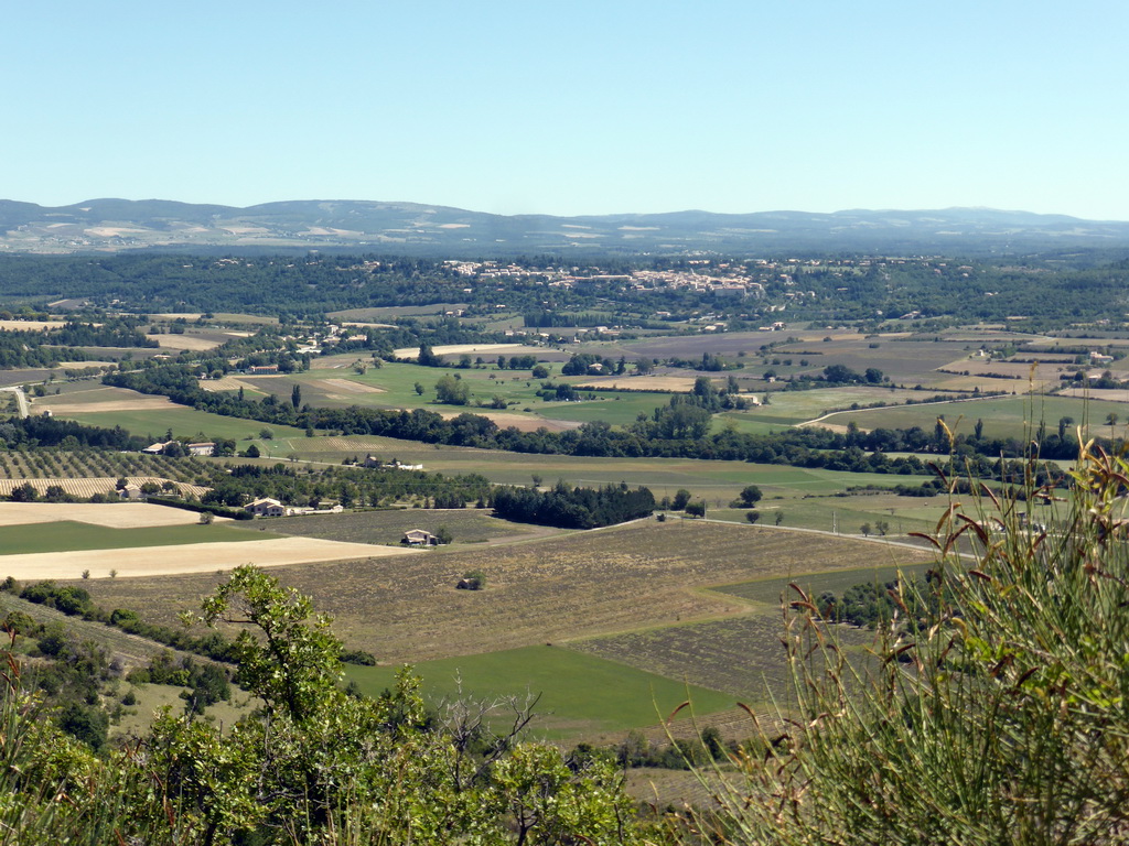 The town of Sault and surroundings, viewed from a viewing point along the D1 road from Avignon