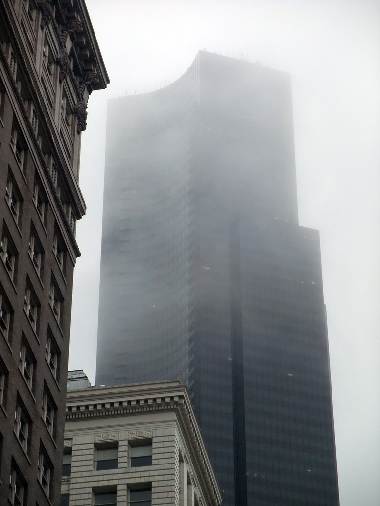 Upper part of the Columbia Center, viewed from Cherry Street