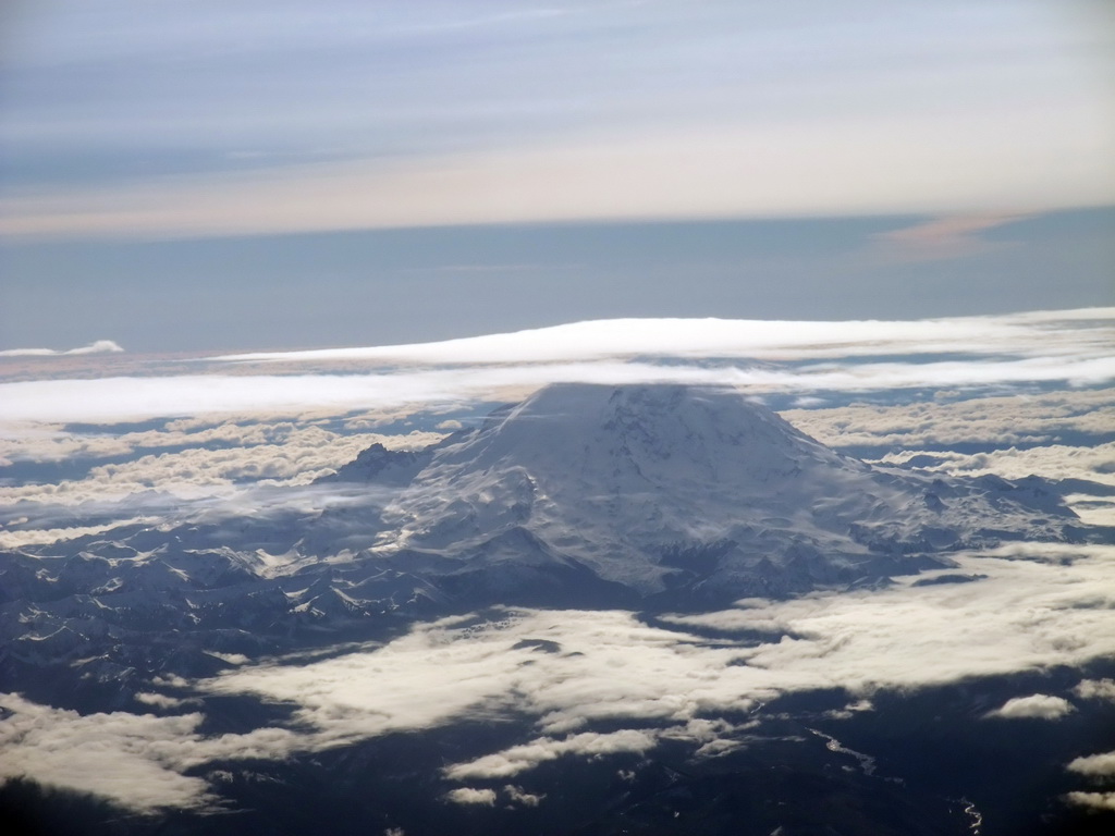 Mount Rainier, viewed from the airplane to New York