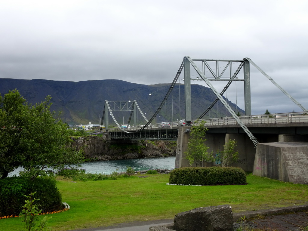 The Ölfusárbrú bridge over the Ölfusá river, viewed from the parking place of Hotel Selfoss