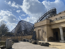 The Troy attraction and the front of the Trojaanse Schatten shop at the Ithaka section at the Toverland theme park