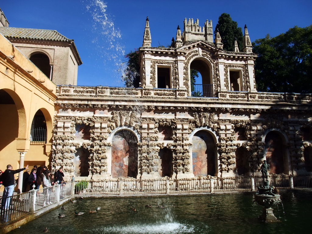 The Estanque de Mercurio pond and the Galeria del Grutesco gallery at the Gardens of the Alcázar of Seville