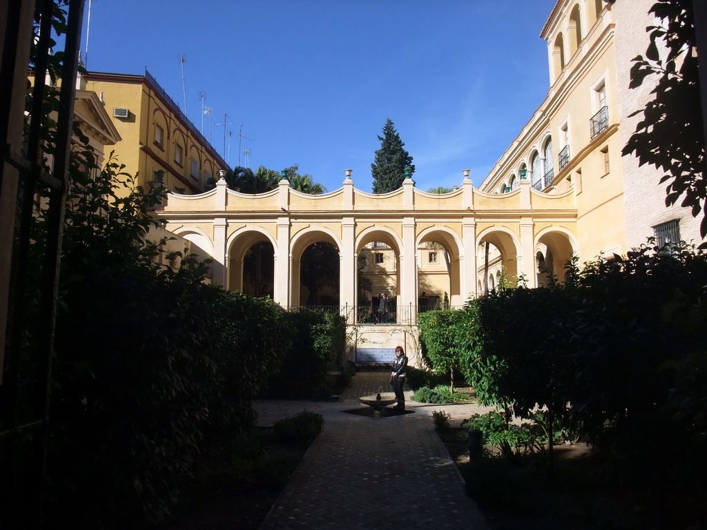 Miaomiao with fountain at the Gardens of the Alcázar of Seville