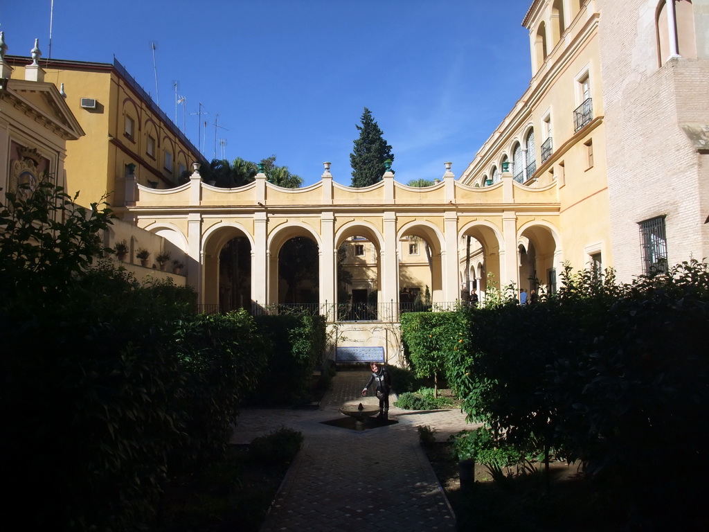 Miaomiao with fountain at the Gardens of the Alcázar of Seville