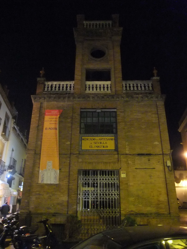 Artisan market of El Postigo, by night