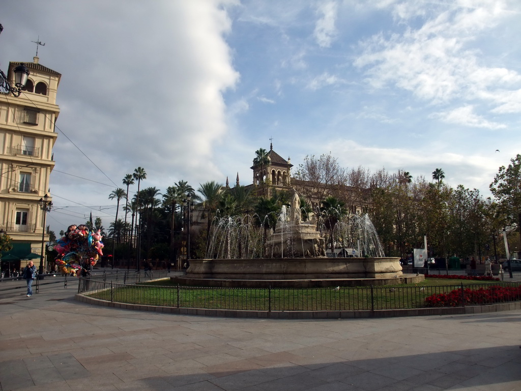 The Fuente de Sevilla fountain and the Hotel Alfonso XIII at the Puerta de Jerez square