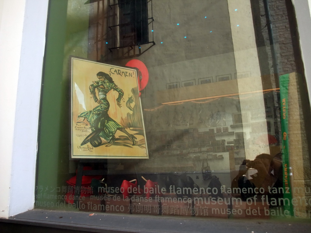 Window at the front of the Museo del Baile Flamenco