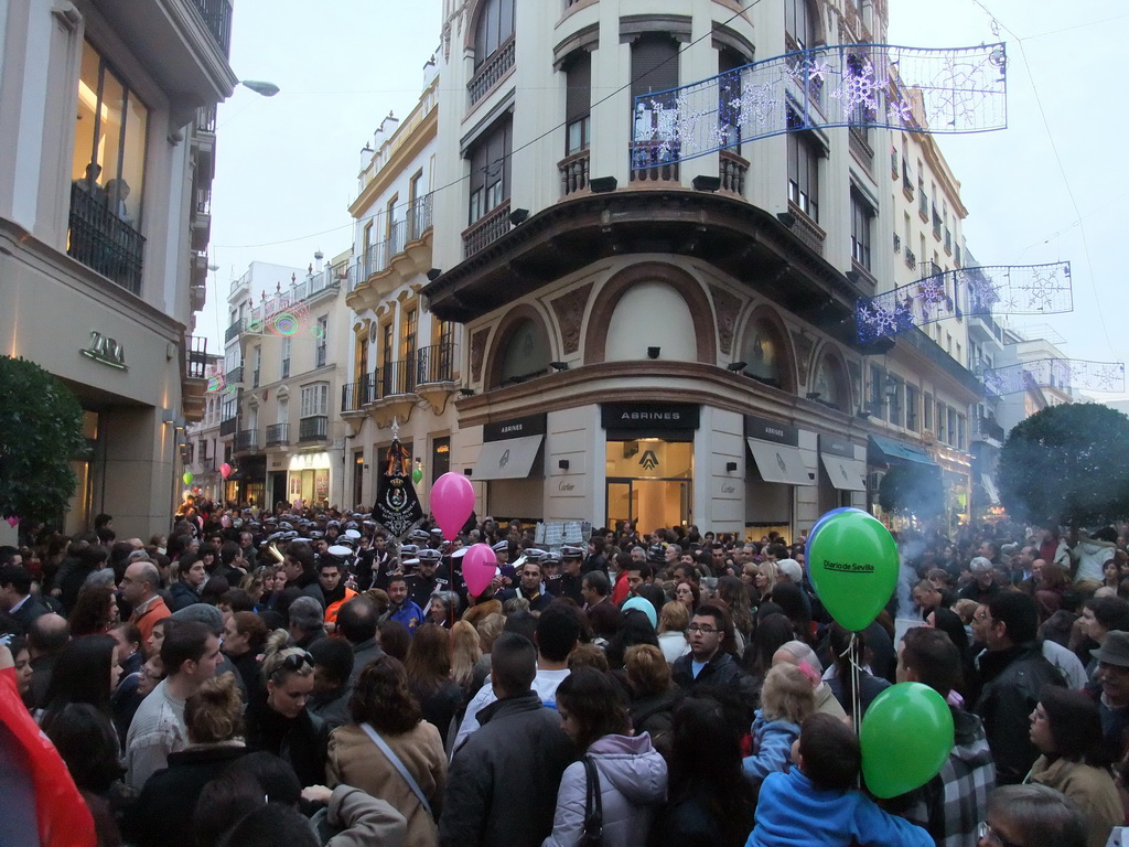 Fanfare orchestra at the crossing of the Calle de Velázquez and the Calle Rioja shopping streets