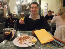 Tim with beer in Restaurante La Infanta