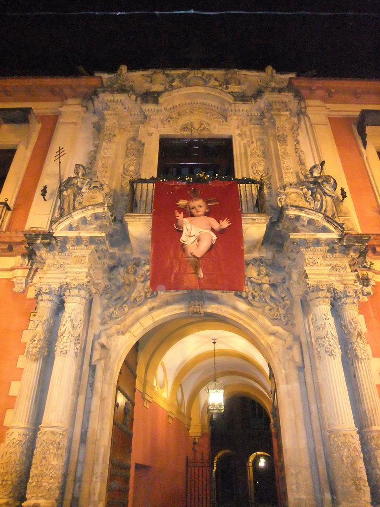 The front of the Palacio Arzobispal, by night