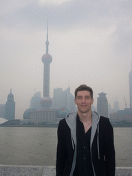 Tim, Huangpu river and the skyline of the Pudong district, with the Oriental Pearl Tower