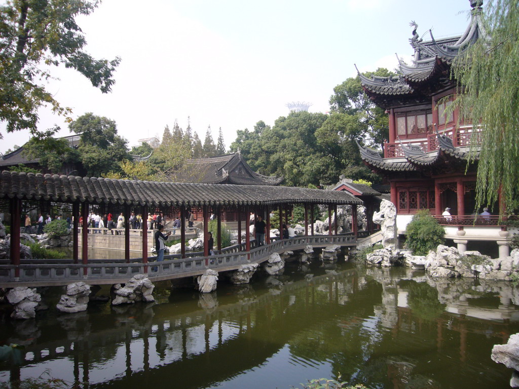 Pavilion, walkway and pool in the Yuyuan Garden in the Old Town