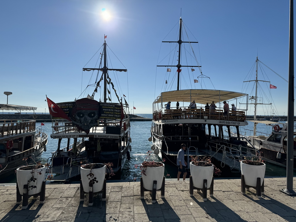 Boats in the Side Harbour