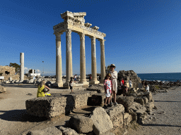 Miaomiao and Max at the northwest side of the Apollon Temple at the Apollon Sokak alley