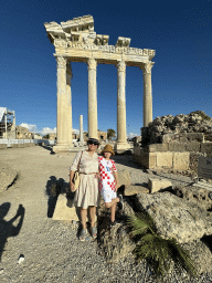 Miaomiao and Max at the west side of the Apollon Temple at the Apollon Sokak alley