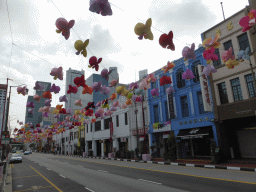 Shops and decorations at Temple Street