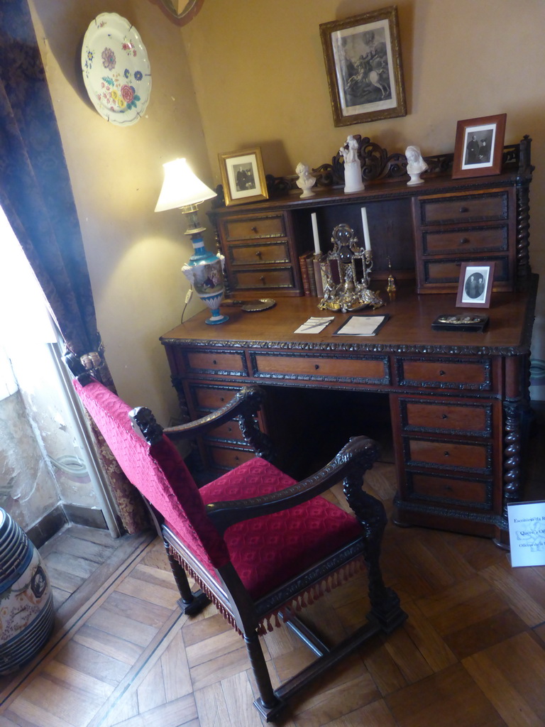 Desk and chair in a room at the upper floor of the Palácio da Pena palace