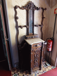 Closet in a hallway at the upper floor of the Palácio da Pena palace, with explanation