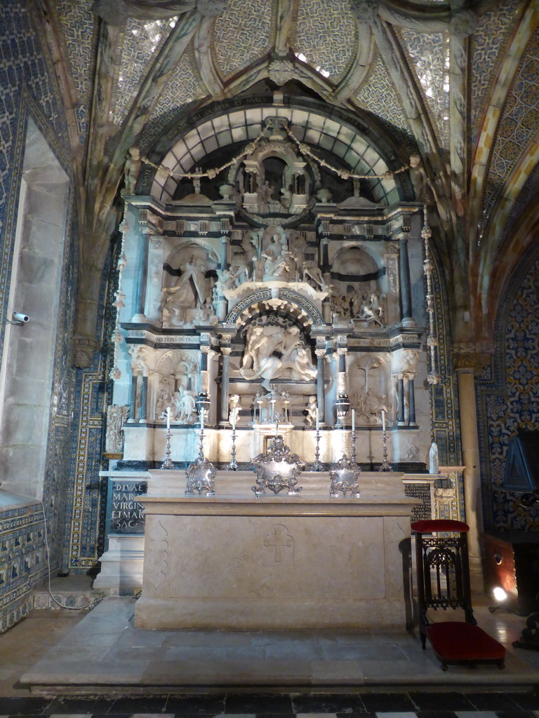 Apse and altar of the Chapel at the Palácio da Pena palace