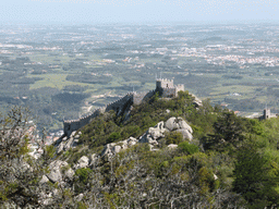 The Castelo dos Mouros castle, viewed from the path along the outer wall of the Palácio da Pena palace