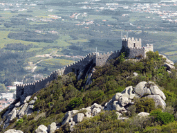 The Castelo dos Mouros castle, viewed from the path along the outer wall of the Palácio da Pena palace