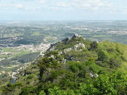 The Castelo dos Mouros castle, viewed from the path along the outer wall of the Palácio da Pena palace