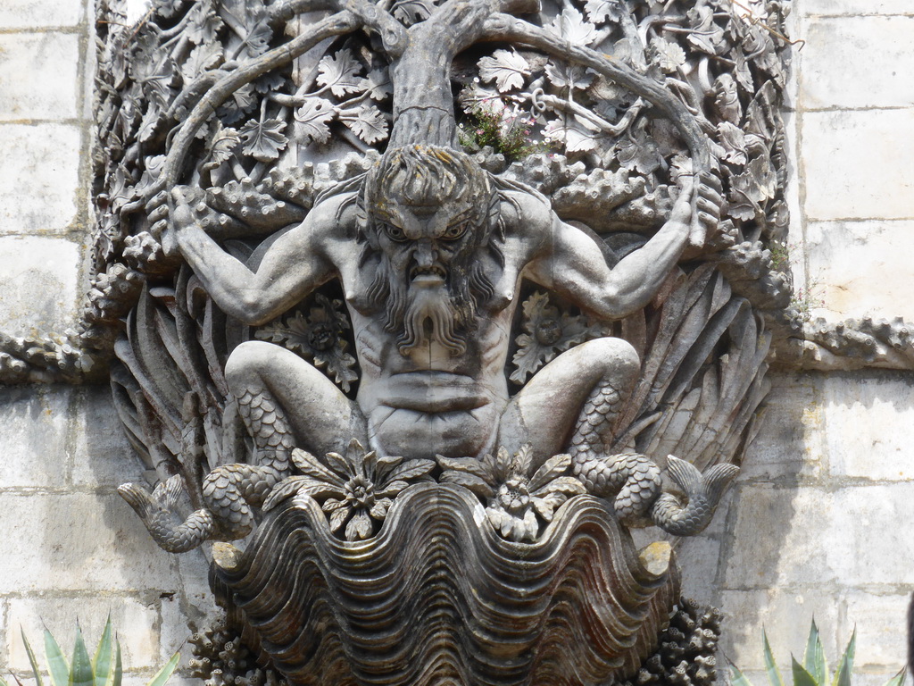 Relief of a newt at the Triton Gate at the Palácio da Pena palace