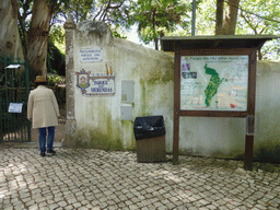 Miaomiao at the entrance and map of the Parque das Merendas park