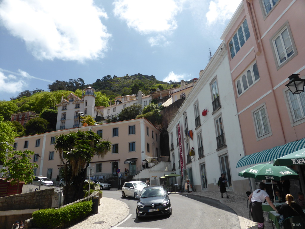 The Rua Visconde Monserrate street with the Museu do Brinquedo museum and the Castelo dos Mouros castle