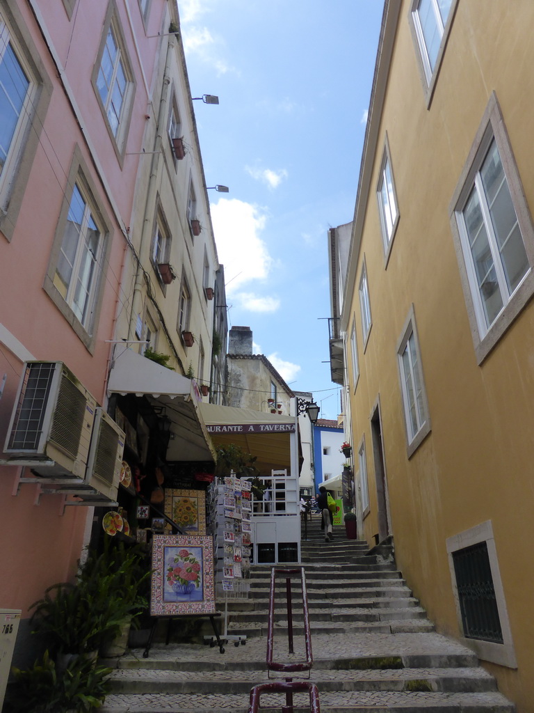 The Escadinhas do Teixeira staircase, viewed from the Rua Visconde Monserrate street