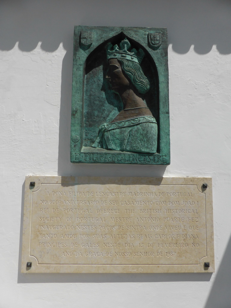 Relief of Queen Philippa of Lancaster at the front of the Palácio Nacional de Sintra palace