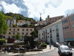 The Rua Visconde Monserrate street with the Museu do Brinquedo museum and the Castelo dos Mouros castle