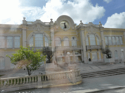 Front of the Museu de Arte Moderna museum at the Avenida Heliodoro Salgado avenue, viewed from the bus to the Cabo da Roca cape