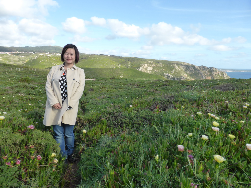 Miaomiao at the southern side of the Cabo da Roca cape