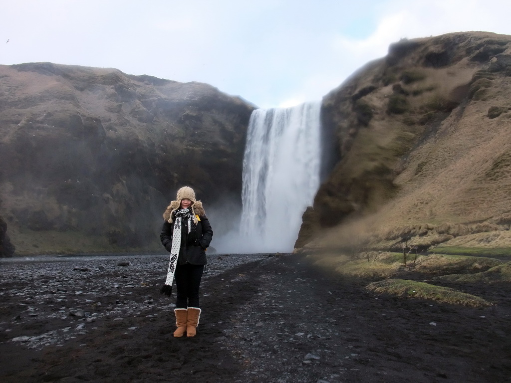 Miaomiao at the Skógafoss waterfall