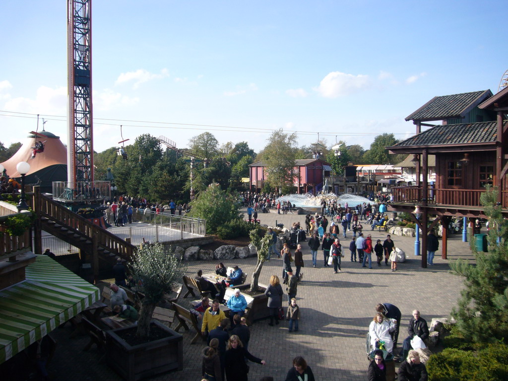 The central square of the park, from the Monorail