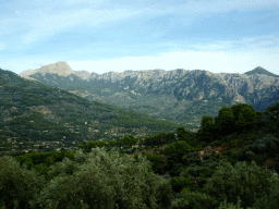 Valley on the west side of the town, viewed from the rental car on the Ma-10 road