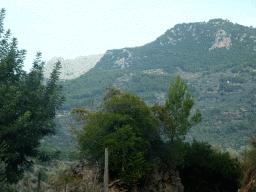 Mountains on the west side of the town, viewed from the rental car on the Ma-10 road