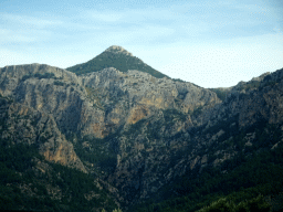 Mountains on the west side of the town, viewed from the rental car on the Ma-10 road