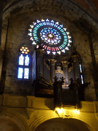 Nave, rose window and organ of the Església de Sant Bartomeu church