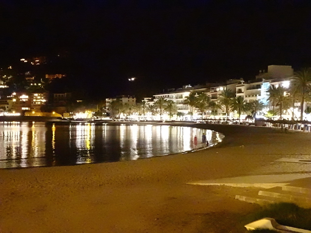 West side of the Platja d`en Repic beach, by night