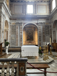 Nave, altar and right transept of the Cathedral of Saints Philip and James