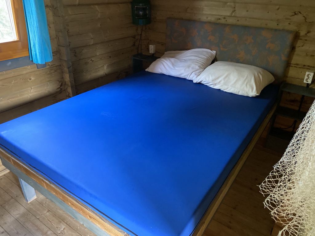 Interior of the Captain bedroom of the Stuurhut holiday home at the Oosterschelde Camping Stavenisse