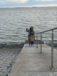 Miaomiao and Max on the staircase at the beach near the Dijkweg road