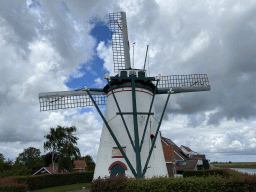 Front of the Stavenisser Molen windmill at the Spuihaven street