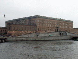 The Norrström river and the northwest side of Stockholm Palace, from the sightseeing bus