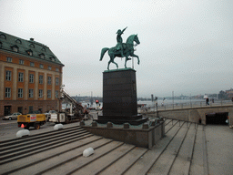 Slussplan street with a statue of Charles XIV John and the Räntmästarhuset