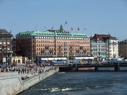 The Strömbron bridge over the Norrström river and the Grand Hôtel, viewed from The Norrbro bridge