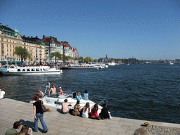 Miaomiao and boats in the Nybroviken bay