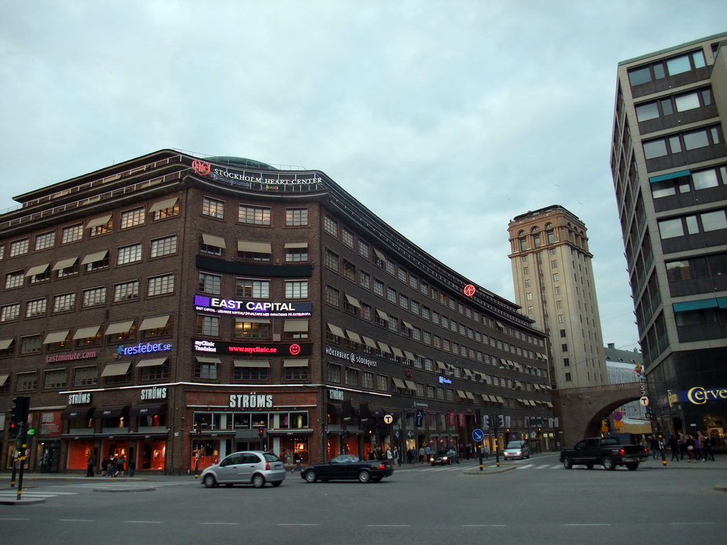 Shops and one of the Kungstornen towers in the Kungsgatan street, and the Malmskillnadsbron bridge